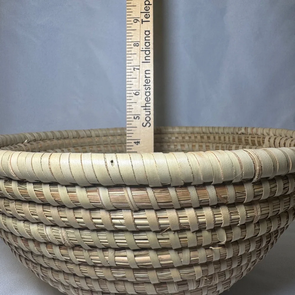 Hand‎ Woven Coiled Sweetgrass Basket Round Decorative Bowl Tan Cream 11.5x4.5